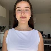 Me defino como una chica positiva y con motivación en mi día  día. Con ganas de aprender cosas nuevas y de enseñar lo que sé.